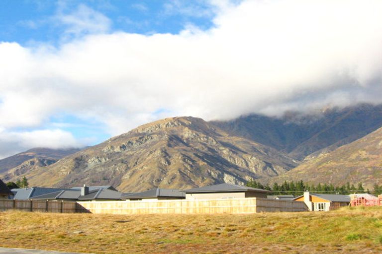 Photo of property in 20 Lochnagar Drive, Lake Hayes, Queenstown, 9304