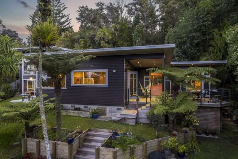 Photo of property in 30 Tinopai Road, Titirangi, Auckland, 0604