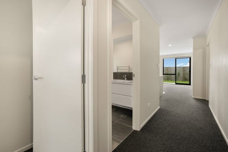 Photo of property in 36 Waruhia Crescent, Rototuna North, 3281