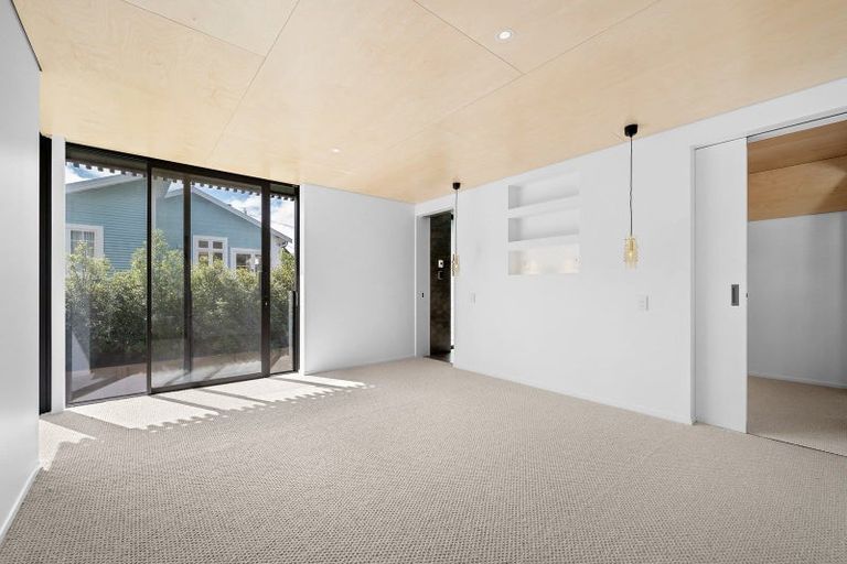 Photo of property in 45a Pukatea Street, Eastbourne, Lower Hutt, 5013