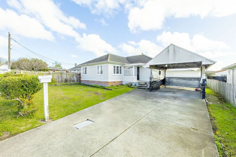 Photo of property in 2/32 Royton Avenue, Mangere East, Auckland, 2024