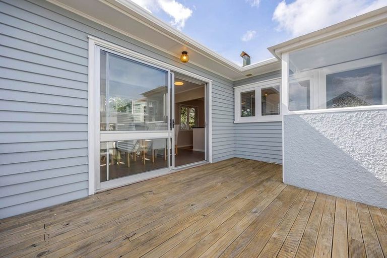Photo of property in 1/46 College Road, Northcote, Auckland, 0627