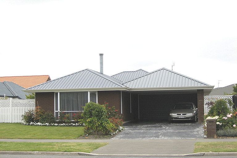 Photo of property in 33 Broadhaven Avenue, Parklands, Christchurch, 8083