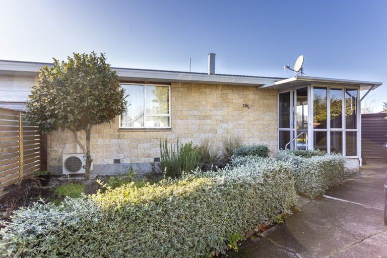 Photo of property in 1/6a Chipping Lane, Redwood, Christchurch, 8051