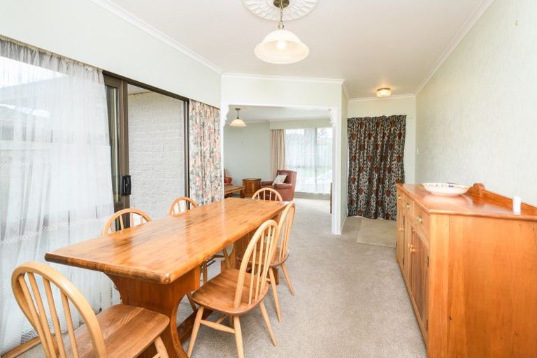Photo of property in 1a Lowestoft Place, West End, Palmerston North, 4412