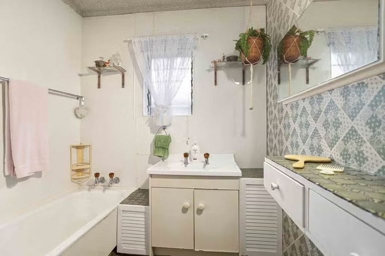 Photo of property in 6 Edmund Hillary Avenue, Papakura, 2110