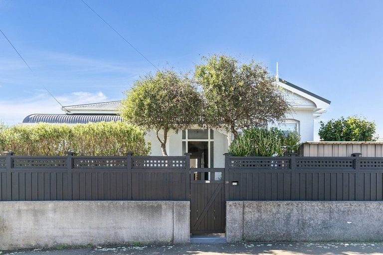 Photo of property in 39 Tanera Crescent, Brooklyn, Wellington, 6021