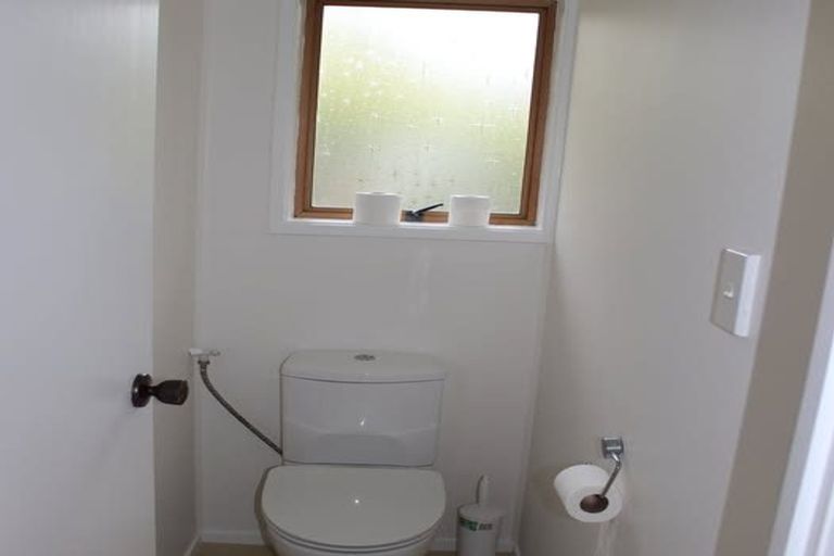 Photo of property in 4/19 Chequers Avenue, Glenfield, Auckland, 0629