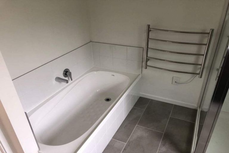 Photo of property in 21 Tennis Court Road, Raumati South, Paraparaumu, 5032