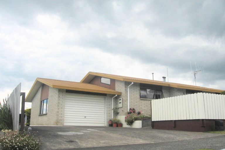 Photo of property in 50 Jocelyn Street, Te Puke, 3119