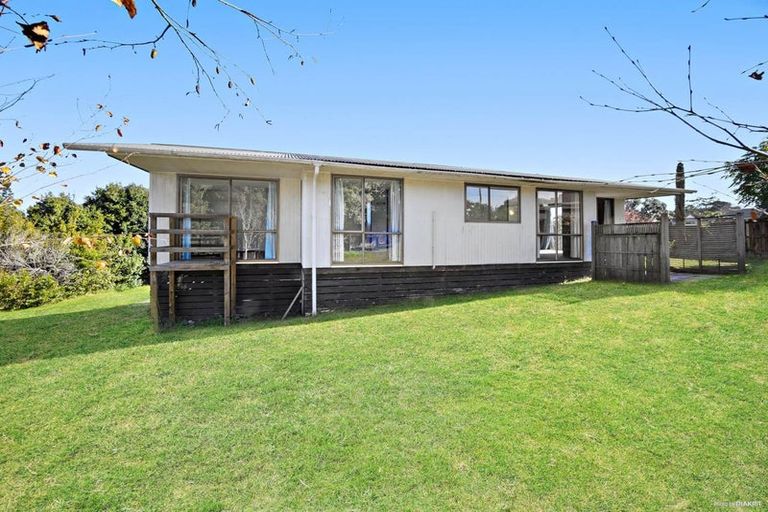 Photo of property in 141 Moire Road, West Harbour, Auckland, 0618