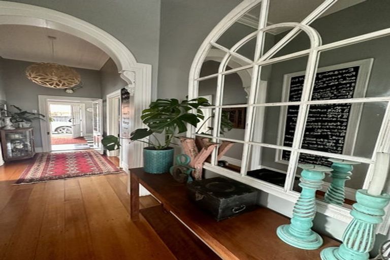 Photo of property in 98 Hatea Drive, Regent, Whangarei, 0112