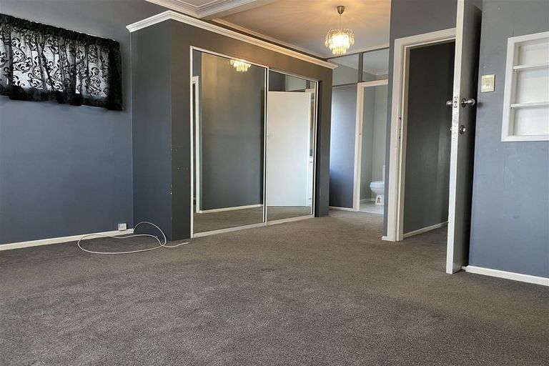 Photo of property in 32 Grove Road, Papakura, 2110