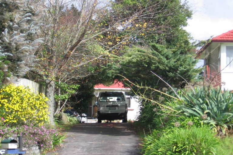 Photo of property in 1/62 Rua Road, Glen Eden, Auckland, 0602