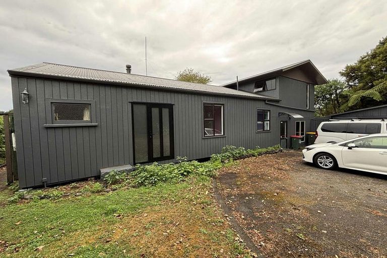 Photo of property in 1939 South Road, Pitone, New Plymouth, 4374