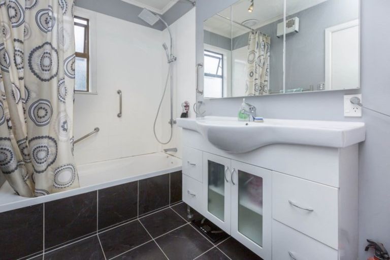 Photo of property in 16 Richard Grove, Stokes Valley, Lower Hutt, 5019