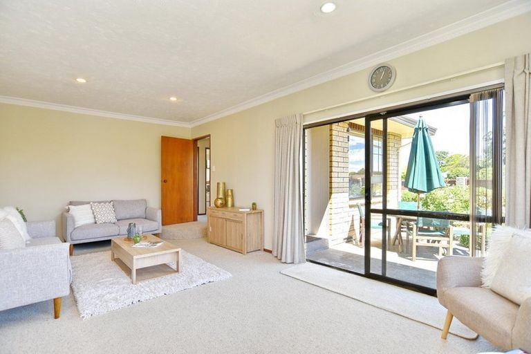 Photo of property in 2 Fiona Place, Hei Hei, Christchurch, 8042