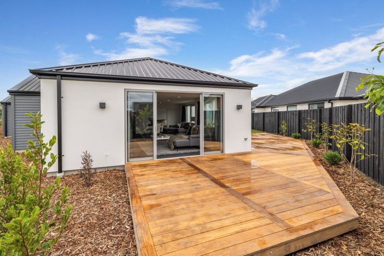 Photo of property in 2 Larissa Road, Halswell, Christchurch, 8025