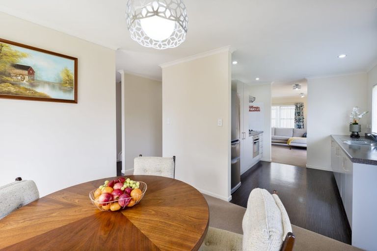 Photo of property in 6 Newfound Way, Glen Eden, Auckland, 0602