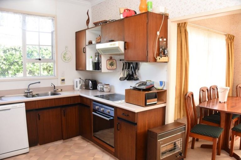 Photo of property in 19 Record Street, Fitzroy, New Plymouth, 4312