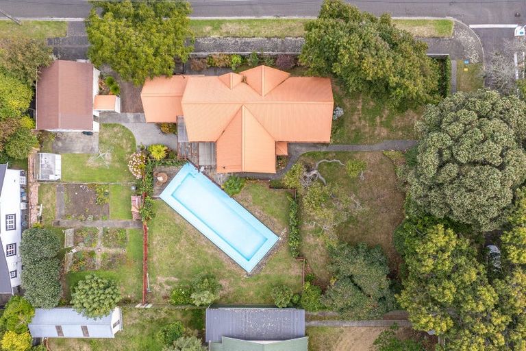 Photo of property in 15 Selwyn Crescent, College Estate, Whanganui, 4500