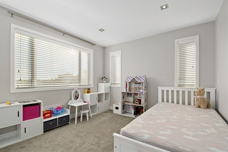 Photo of property in 28b Bluefin Way, West Harbour, Auckland, 0618