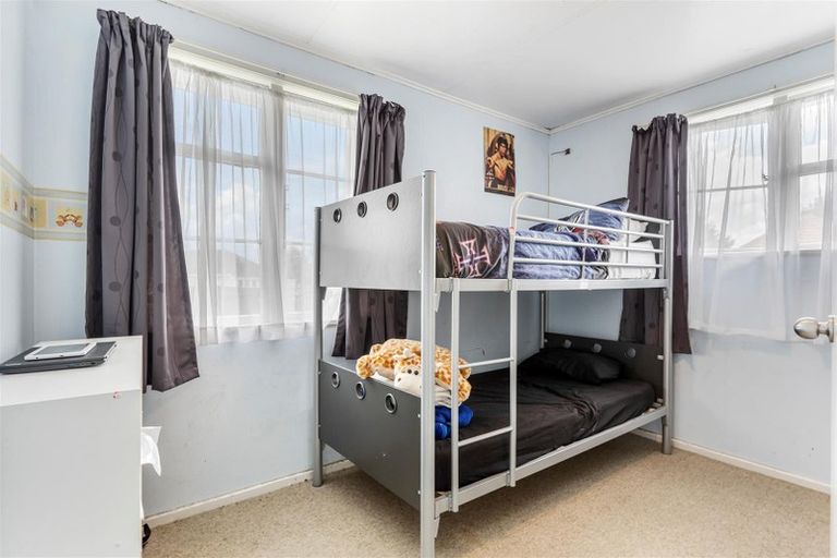 Photo of property in 47 Arimu Road, Papakura, 2110