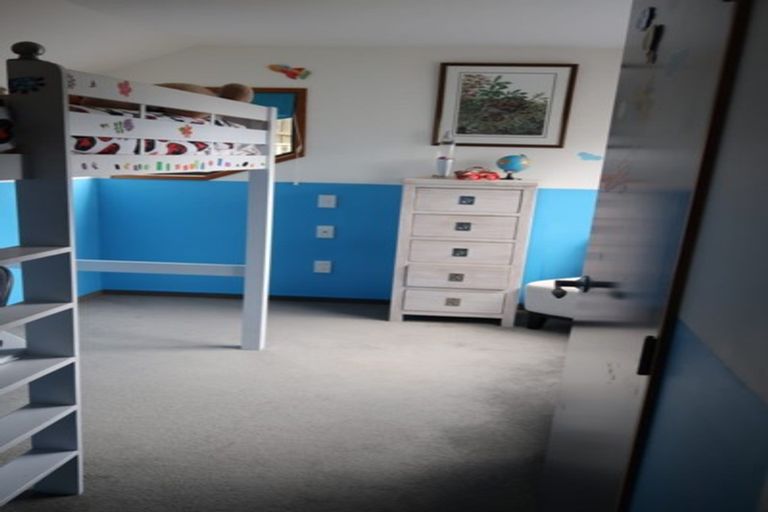 Photo of property in 62a Saint Johns Terrace, Tawa, Wellington, 5028