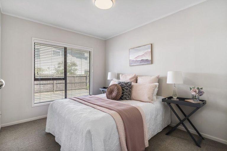 Photo of property in 1/19 Gulf Crest, Bucklands Beach, Auckland, 2012