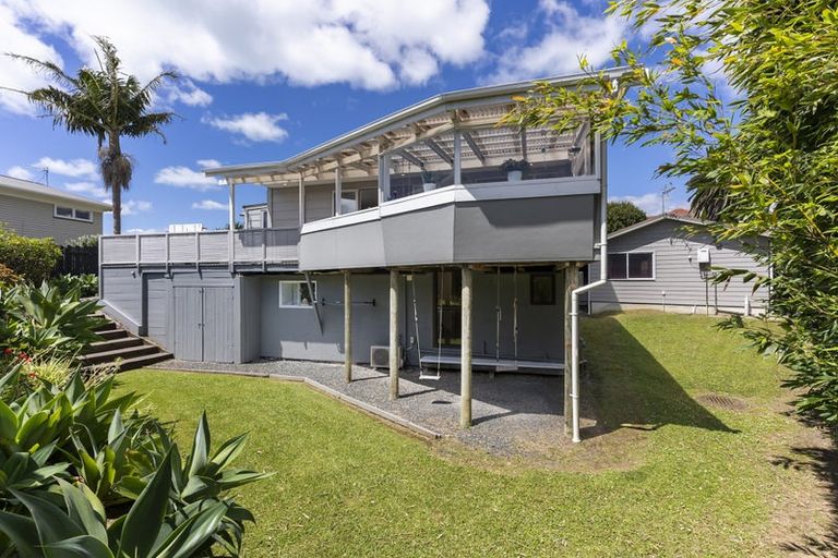 Photo of property in 14 Coates Road, Cockle Bay, Auckland, 2014