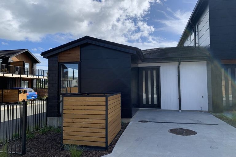 Photo of property in 2 Honowai Street, Kumeu, 0810