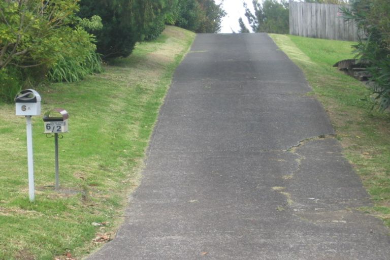 Photo of property in 1/6 Segedin Place, Glenfield, Auckland, 0629