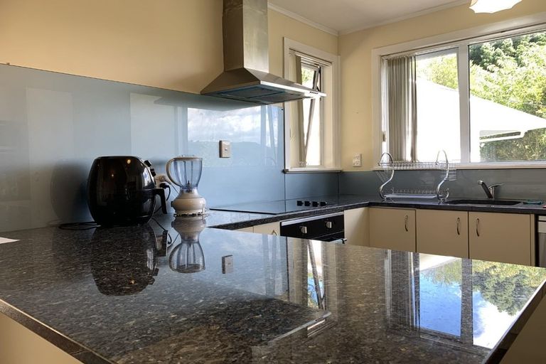 Photo of property in 14 Manor Drive, Stokes Valley, Lower Hutt, 5019