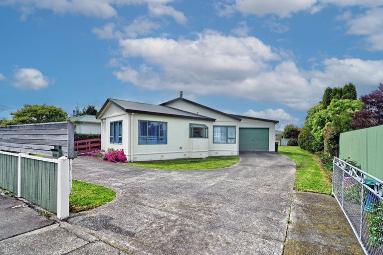 Photo of property in 228 High Street North, Carterton, 5713