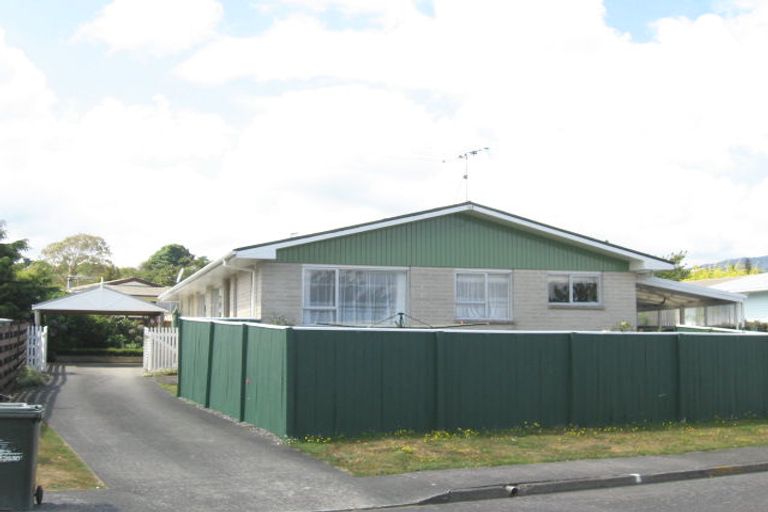 Photo of property in 24b Roband Crescent, Brown Owl, Upper Hutt, 5018