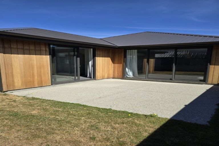 Photo of property in 3 Bale Road, Jacks Point, 9371