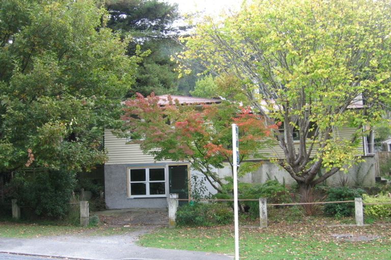 Photo of property in 40 Jocelyn Crescent, Pinehaven, Upper Hutt, 5019