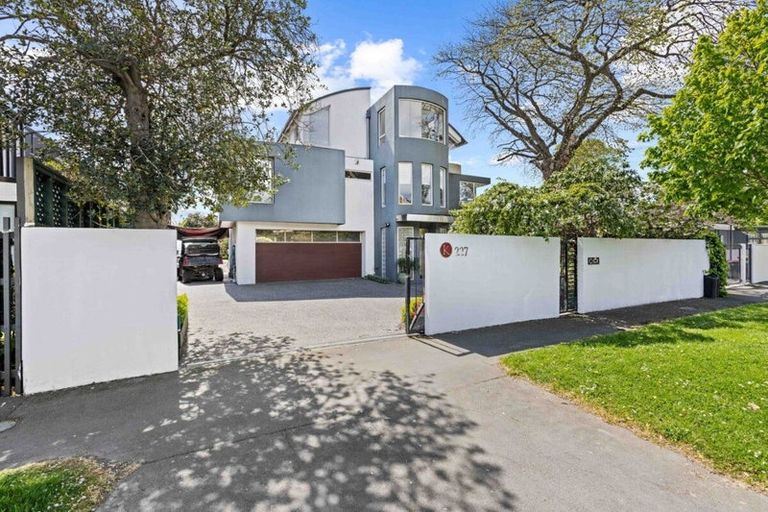 Photo of property in 227 Peterborough Street, Christchurch Central, Christchurch, 8013