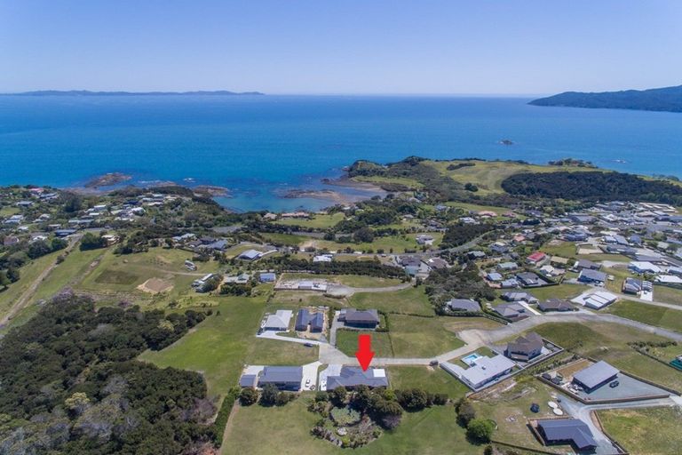 Photo of property in 31 Eagles Way, Cable Bay, 0420