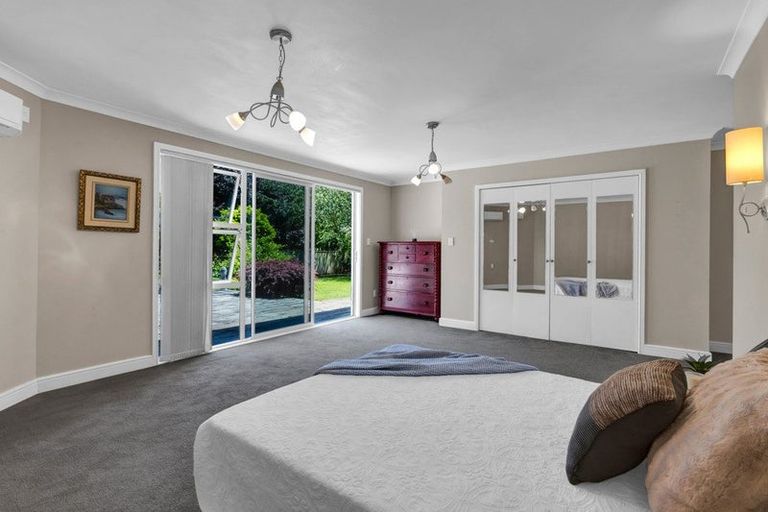 Photo of property in 116 Paraite Road, Paraite, New Plymouth, 4373