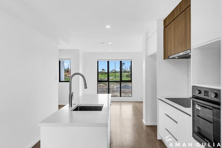 Photo of property in 5 Rakau Road, Hobsonville, Auckland, 0618