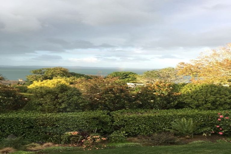 Photo of property in 1a Burford Place, Mellons Bay, Auckland, 2014