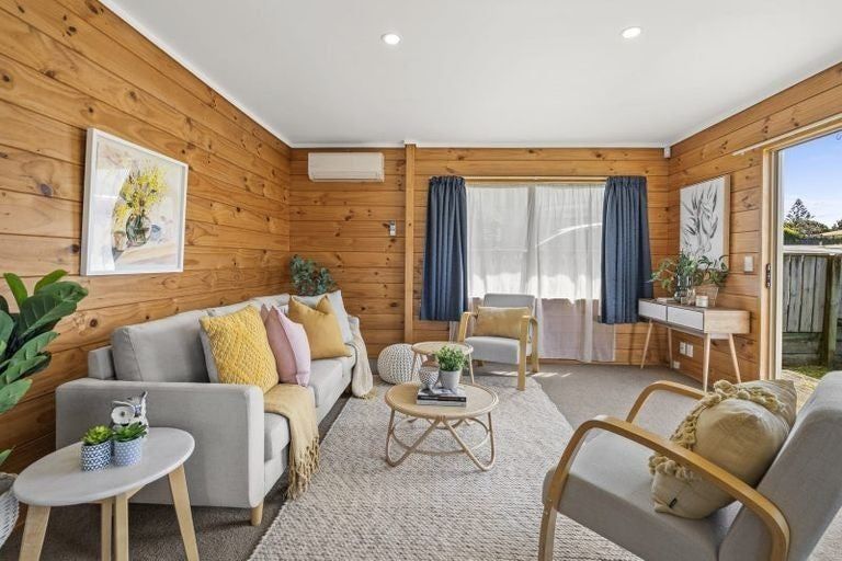 Photo of property in 2 Dimock Street, Titahi Bay, Porirua, 5022