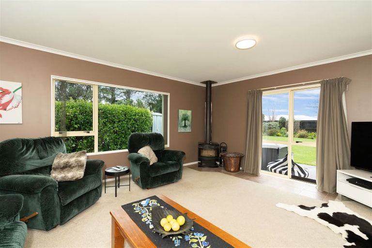 Photo of property in 6 Riveredge Terrace, Ohau, Levin, 5570