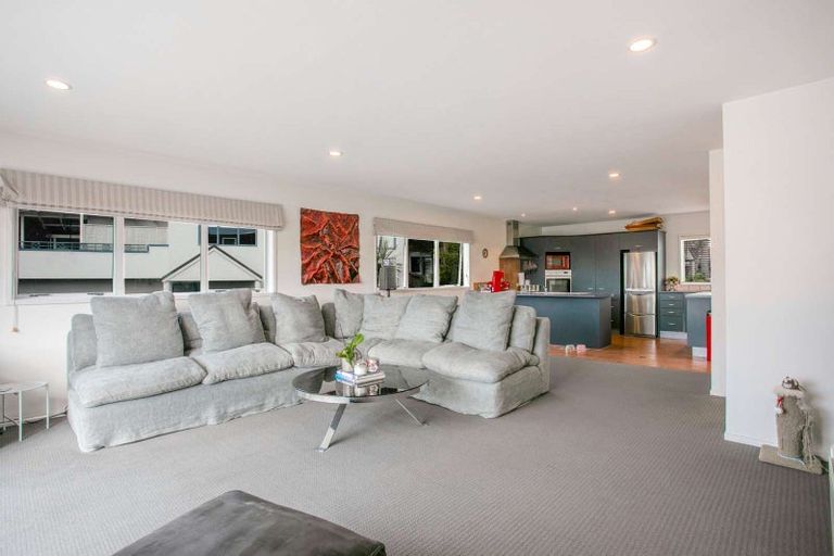 Photo of property in 129 Hobsonville Road, West Harbour, Auckland, 0618