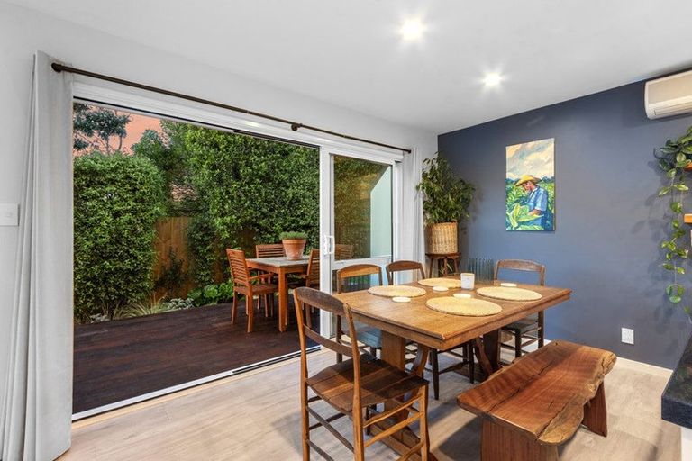 Photo of property in 87 Cannon Hill Crescent, Mount Pleasant, Christchurch, 8081