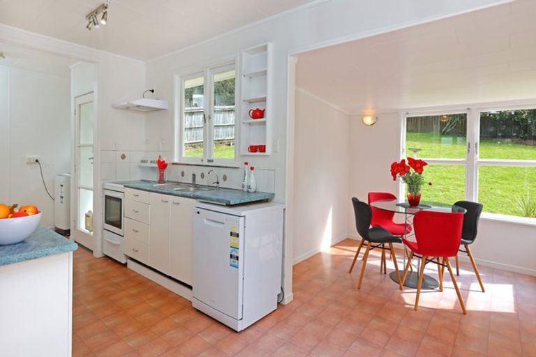 Photo of property in 39 Fitzwater Place, Henderson, Auckland, 0612