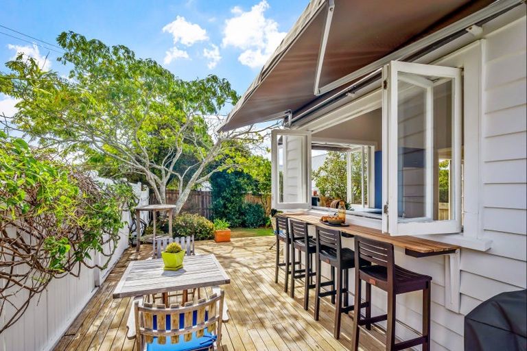 Photo of property in 3/7 Seaview Road, Northcote, Auckland, 0627