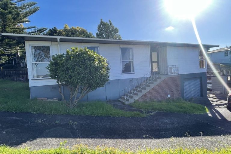 Photo of property in 1 Hewlett Road, Massey, Auckland, 0614