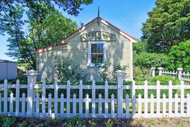 Photo of property in 16 Hilton Road, Carterton, 5713